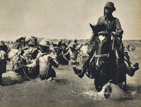 【戦争体験記Ｂ】錯綜する国家戦略・被爆・抑留―とあるファミリーヒストリーから描き出す「あの戦争」─